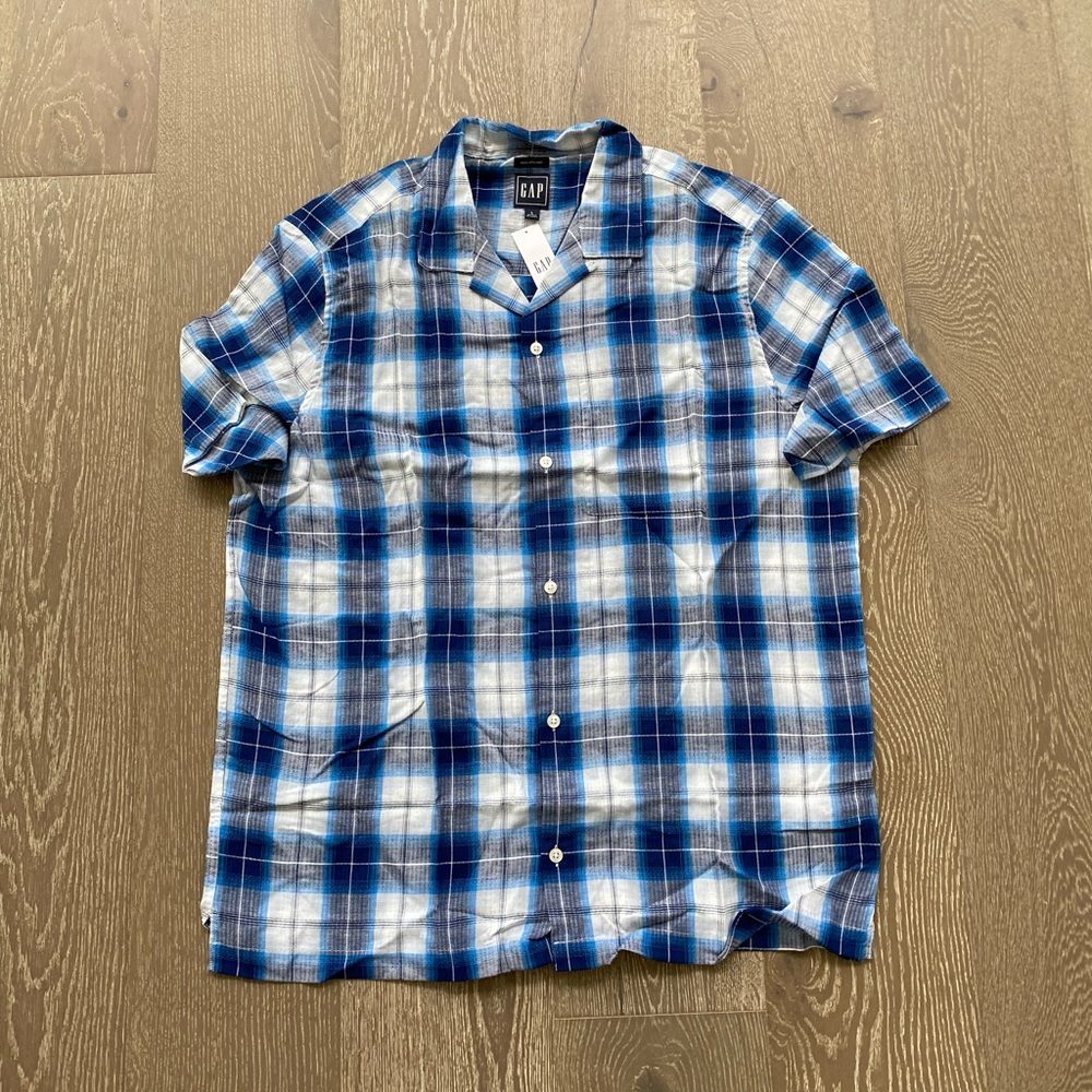 Gap vacay button-down shirt